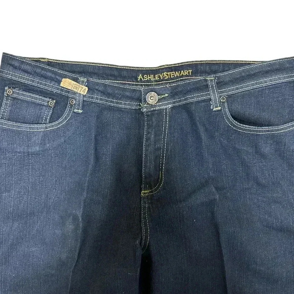 Ashley,‎ Stewart jeans - Picture 2 of 6